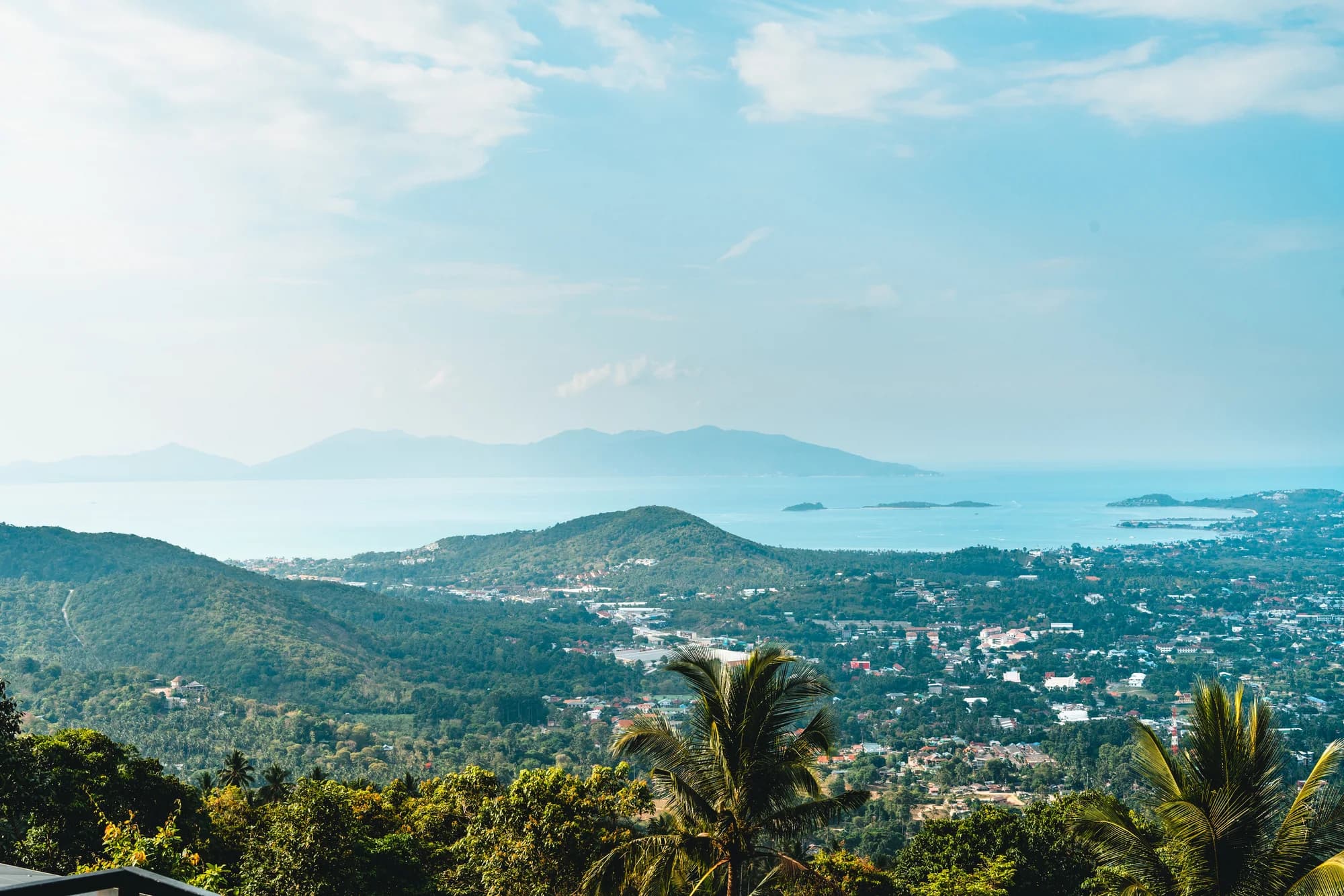 Wzgórza, zabudowa i zatoki Koh Samui